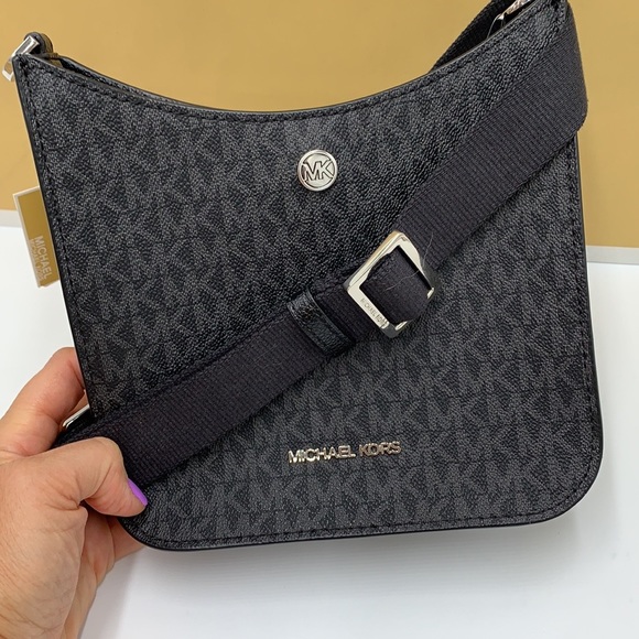 MICHAEL KORS Briley Small Logo Messenger Bag Black signature color - Picture 8 of 16